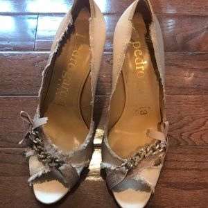 Very cool blush satin evening pump